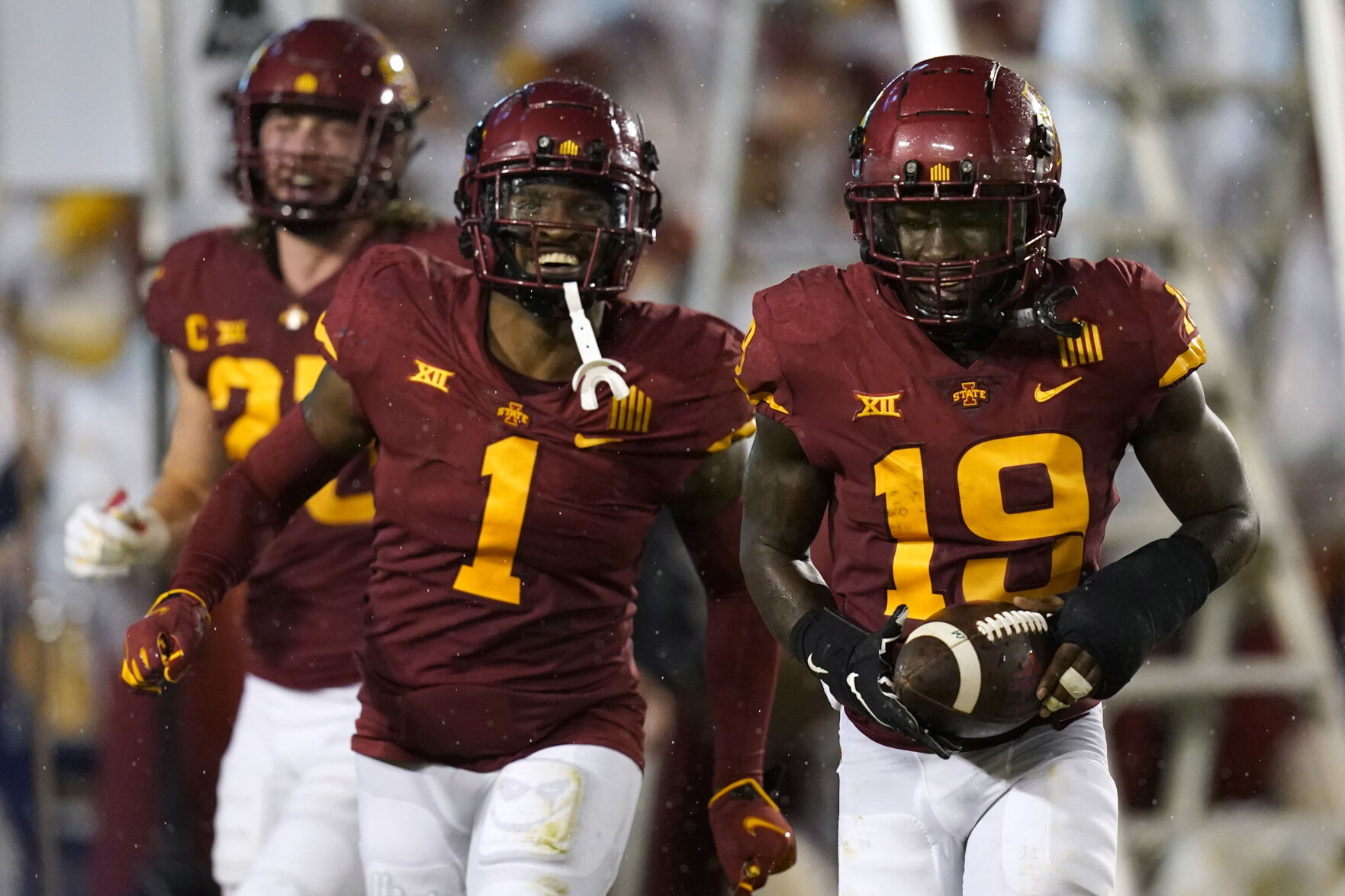 6 – Iowa State (3-2, 1-1)